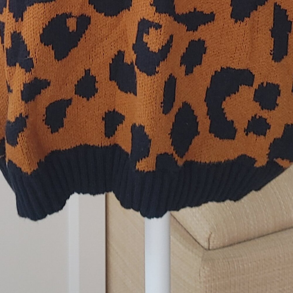 WHO WHAT WEAR Leopard-Print Crewneck Sweater - Size Large - Picture 6 of 7